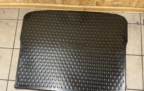 Volkswagen Touran I Trunk/boot mat liner