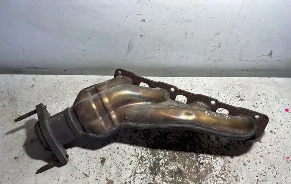 Dodge Challenger Exhaust manifold