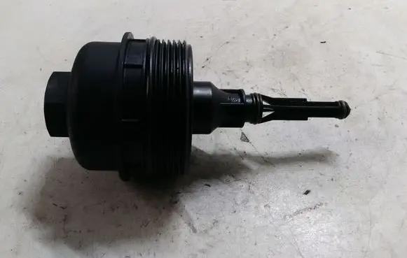 Volkswagen Polo IV 9N3 Oil filter cover 6740126209