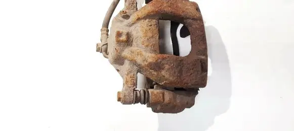 Toyota Auris 150 Front brake caliper