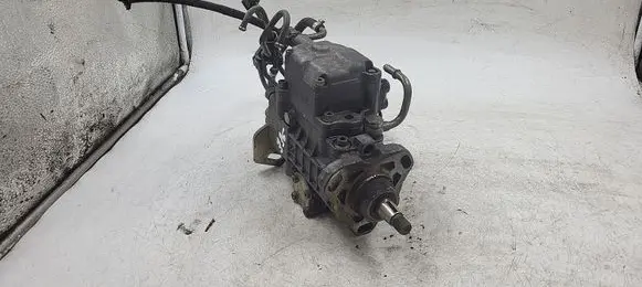 Audi A4 S4 B5 8D Fuel injection high pressure pump 028130115
