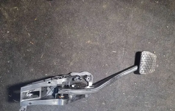 BMW X7 G07 Brake pedal 6873112 0800248008 17205310