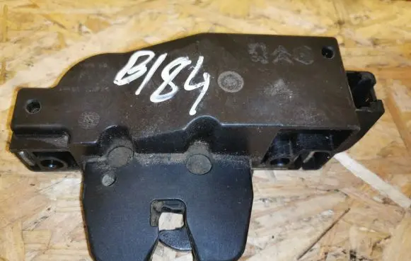 Peugeot 407 Tailgate exterior lock 9652301980 02100720