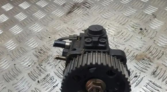 Opel Zafira B Fuel injection high pressure pump 0445010156 0055206679 8862537