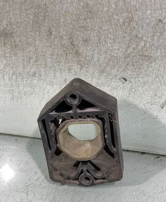 Volkswagen Golf IV Radiator mount bracket 1z0121867