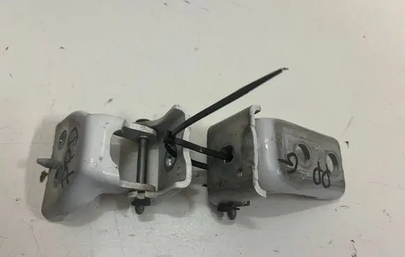 Peugeot 3008 I Front door hinge set 