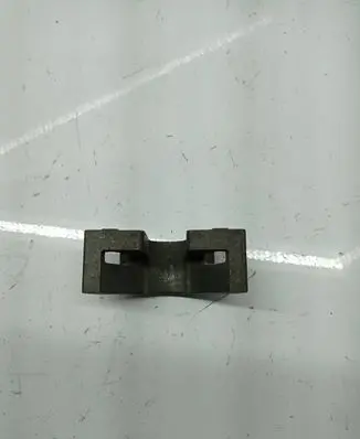 BMW 7 E65 E66 Fuel Injector clamp holder