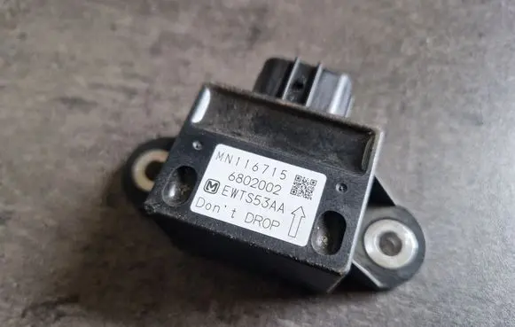 Mitsubishi L200 ESP acceleration yaw rate sensor MN116715