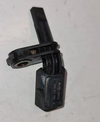Volkswagen Touran I ABS brake wheel speed sensor 10071150693 7H0927803