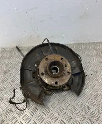 BMW 1 E81 E87 Rear wheel hub spindle/knuckle 