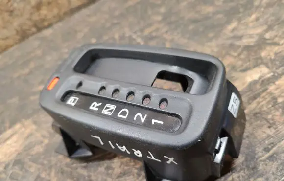 Nissan X-Trail T30 Gear selector 