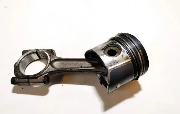 Citroen Xsara Picasso Piston with connecting rod