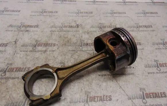 Toyota Corolla Verso AR10 Piston with connecting rod