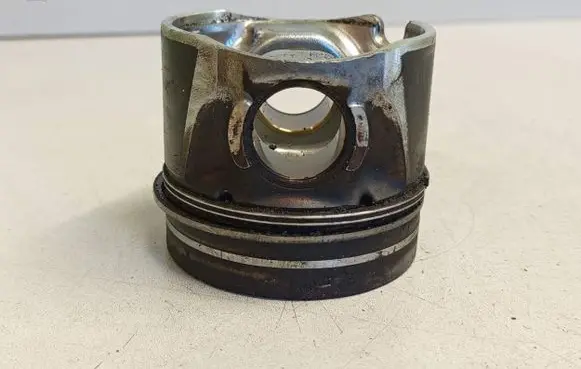 Volkswagen II LT Piston 81L51