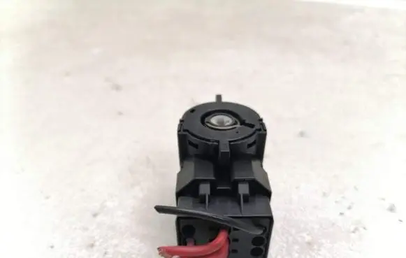 BMW 5 E39 Ignition lock contact 6901961