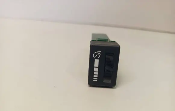 Isuzu D-Max Panel lighting control switch 
