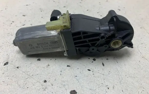 Mercedes-Benz C W203 Seat adjustment motor 0390203213
