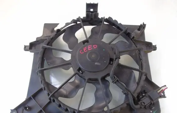 KIA Ceed Radiator cooling fan shroud