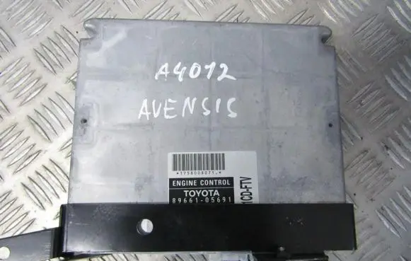 Toyota Avensis T250 Engine control unit/module 8966105691 89661-05691
