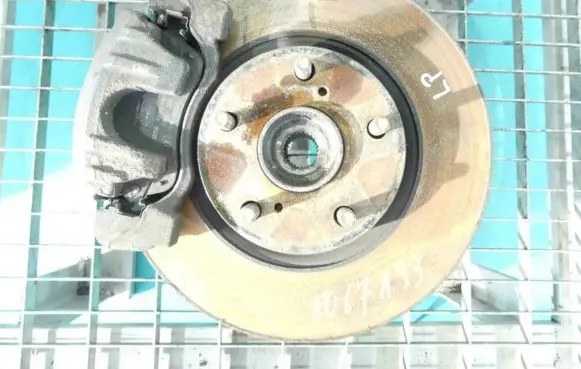 Toyota Corolla Verso E121 Front wheel hub spindle knuckle IMPRK1067193