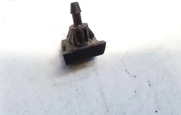 Windshield washer spray nozzle