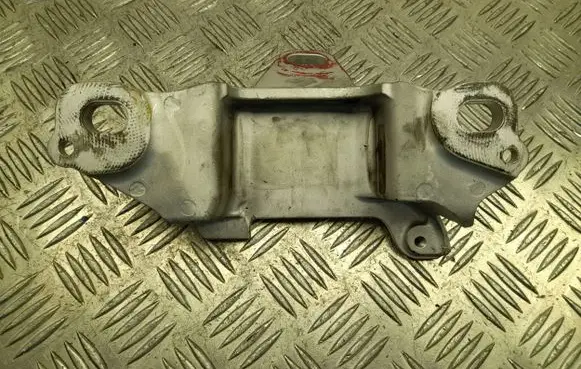 Mazda CX-30 Engine mounting bracket BHAG