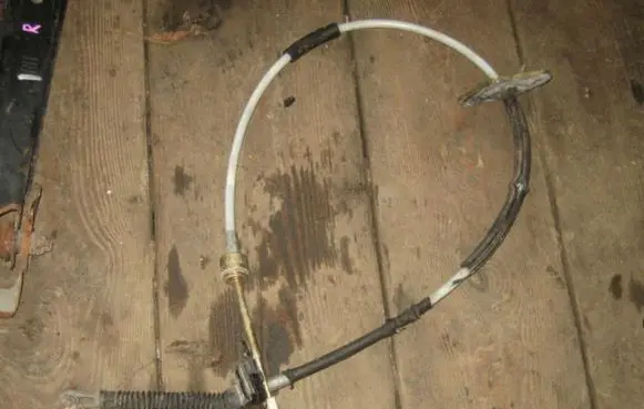Mitsubishi Carisma Gear shift cable linkage