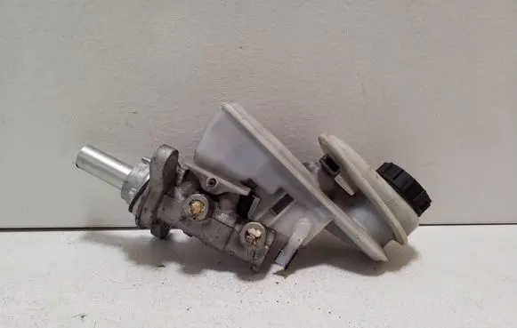 Ford Ranger Master brake cylinder AB312004