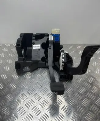 Fiat Ducato Brake pedal bracket assembly 25263700
