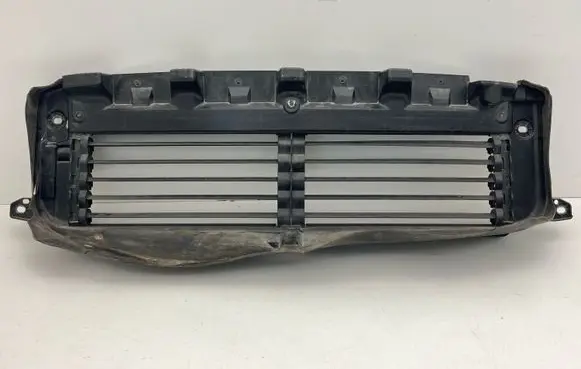 Volvo XC40 Intercooler air guide/duct channel 32227592