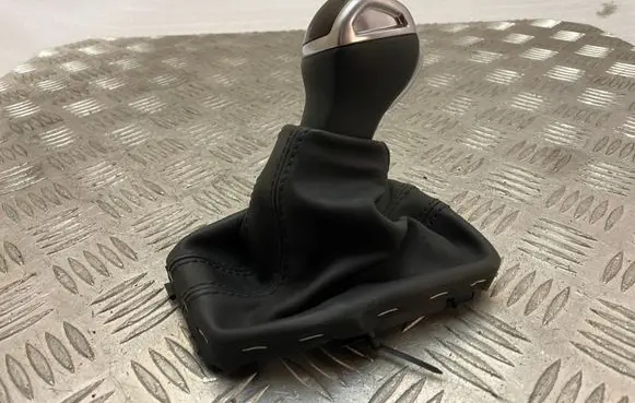 Audi A1 Gear lever shifter trim leather/knob 82B713139B
