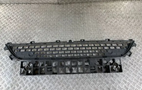 Renault Master III Front bumper lower grill 622546766R