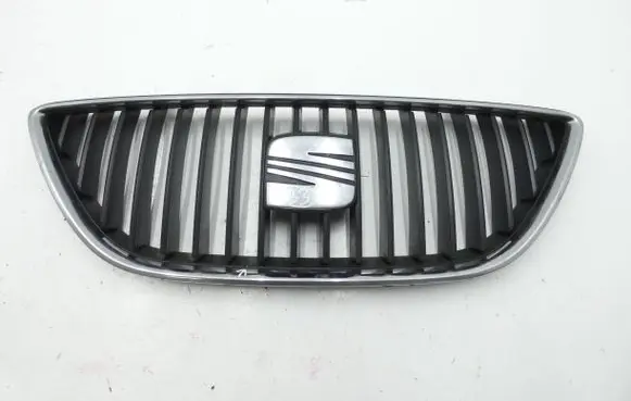 Seat Exeo (3R) Front grill 3R0853654
