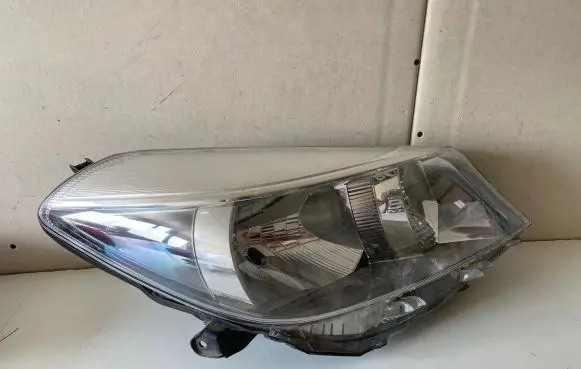 Toyota Yaris Headlight/headlamp