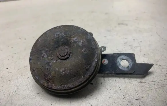 Nissan Tiida C11 Horn signal