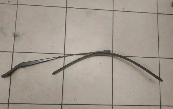 Mercedes-Benz Vito Viano W447 Windshield/front glass wiper blade A4478200300