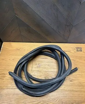 Opel Vivaro Sliding door rubber seal 