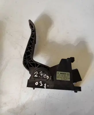 Mercedes-Benz Sprinter W901 W902 W903 W904 Accelerator throttle pedal 0281002335 182300513 A9013000404