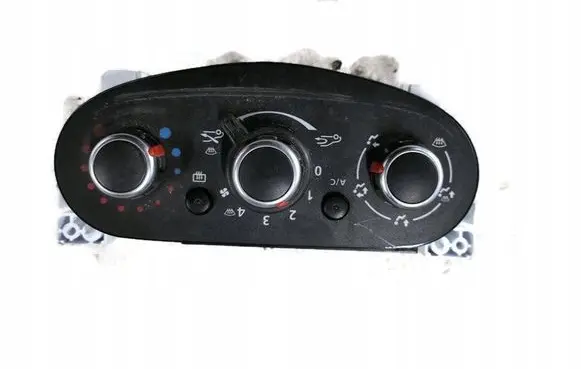 Dacia Sandero Climate control unit A42303400