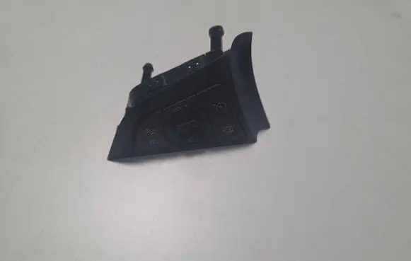 Steering wheel buttons/switches