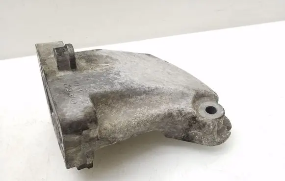 Mercedes-Benz C W204 Engine mounting bracket A6422231004