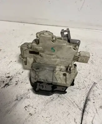 Audi A3 S3 8P Rear door lock 4F0839016