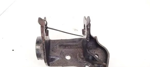 Toyota Auris 150 Engine mounting bracket