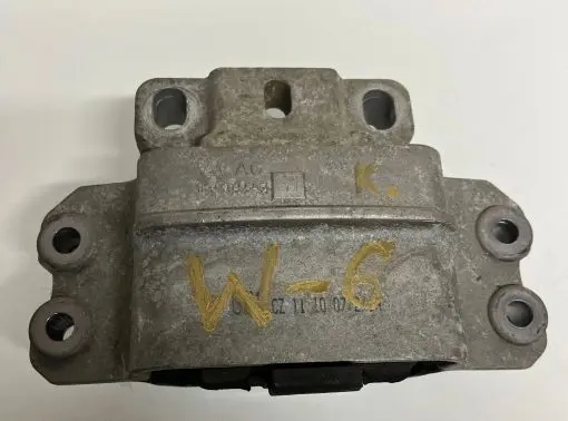 Volkswagen Caddy Engine mount bracket 1K0199555