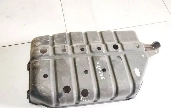 Lexus RX 300 Engine splash shield/under tray