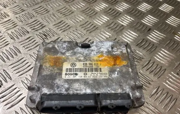 Volkswagen PASSAT B5 Engine control unit/module 038906018O