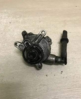 Volvo V70 Vacuum pump 08699237