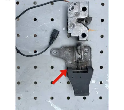Skoda Octavia Mk3 (5E) Engine bonnet/hood lock/latch loop/hook 5E0823186