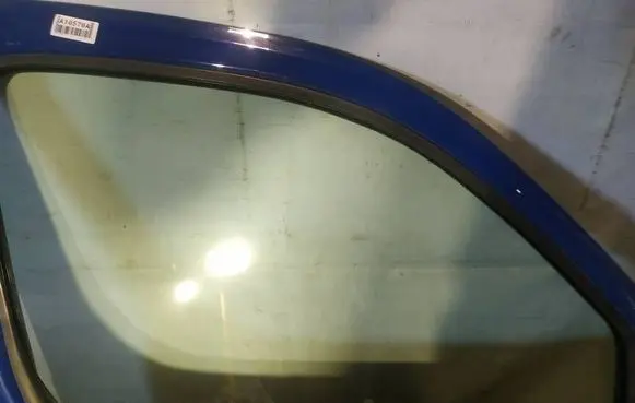 Peugeot Partner Front door window glass four-door as2