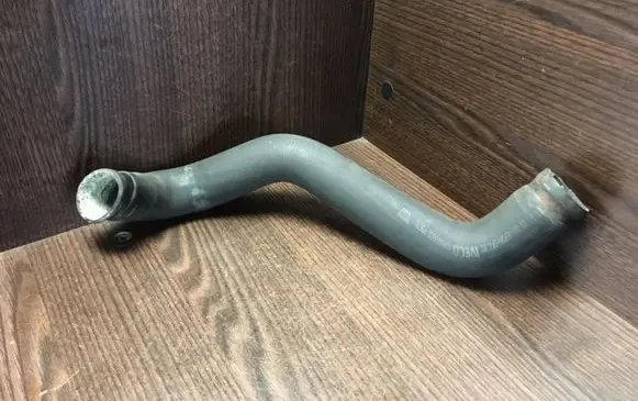 Iveco Daily 4th gen Coolant pipe/hose 504003922